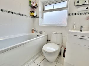 Family Bathroom- click for photo gallery